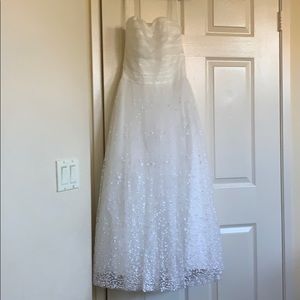 David’s Bridal Galina Wedding Gown